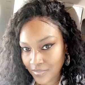 Meet your Posher, Monica